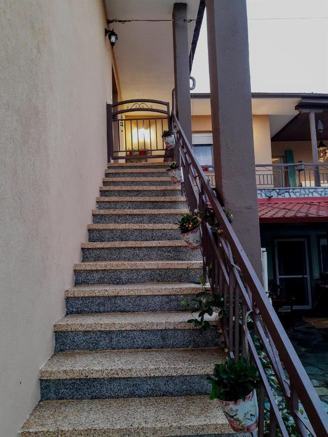 Rania'S Guest House Aridaía Eksteriør billede